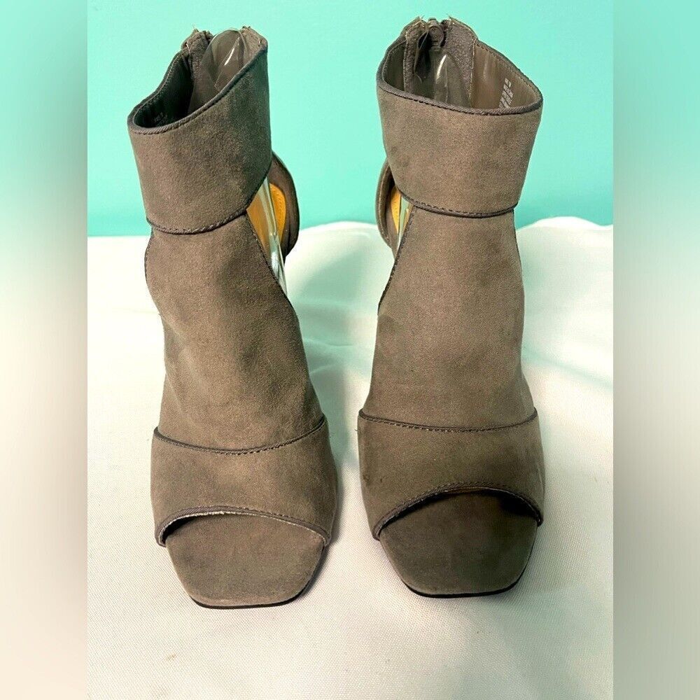 Lauren Conrad gray heel sandals size 7MS-80